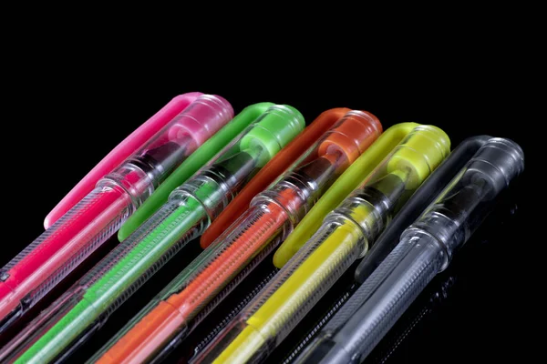 Closeup Shot Colored Pens Isolated Dark Background — 图库照片