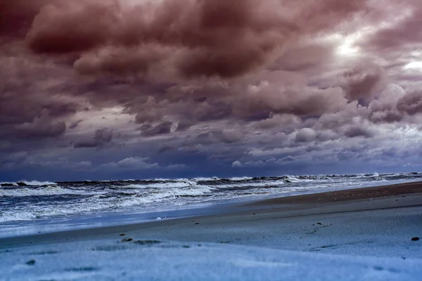 Eine Atemberaubende Aufnahme Einer Meereslandschaft Unter Dem Rosa Und Blauen — Stockfoto