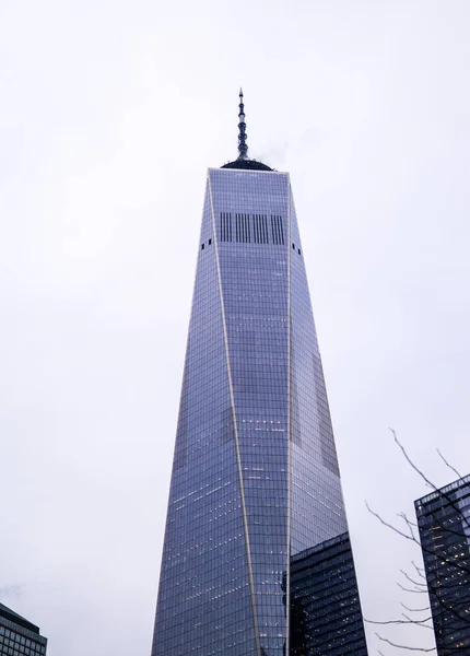 アメリカ ニューヨークの9 11記念博物館の低角度撮影 — ストック写真