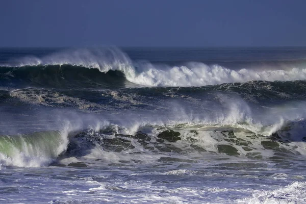 Surfista Cogiendo Gran Ola Mar —  Fotos de Stock