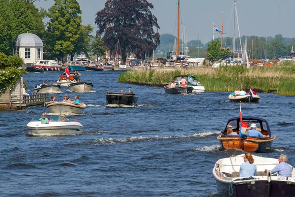 Warmond Κατω Χωρεσ Μαΐου 2018 Πολυσύχναστος Ποταμός Leede Κοντά Στο — Φωτογραφία Αρχείου