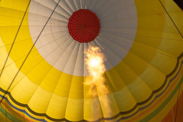 Gros Plan Une Montgolfière Colorée — Photo