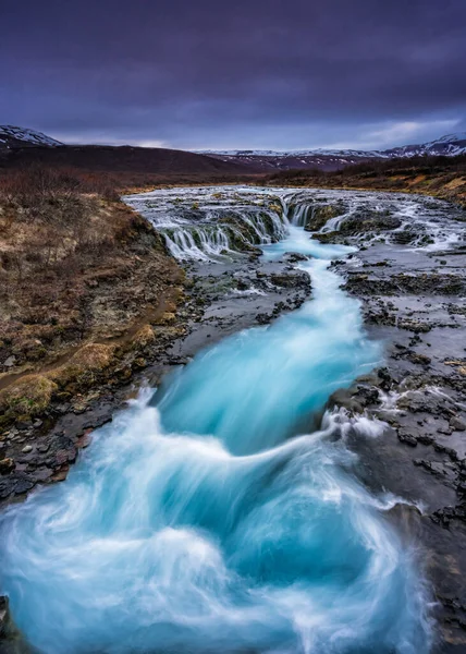 Сценарий Водопада Бруарфосс Южной Исландии Тёмными Облаками — стоковое фото