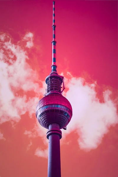 Uma Foto Vertical Torre Berlim Berliner Fernsehturm Alemanha — Fotografia de Stock