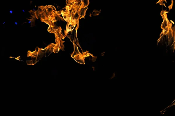 Een Prachtig Shot Van Brandende Oranje Vlammen Een Zwarte Achtergrond — Stockfoto