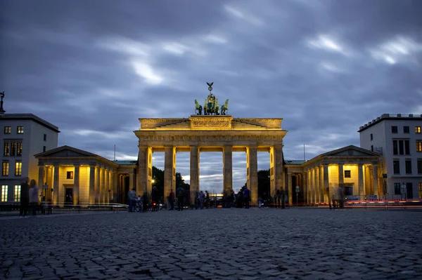Brandenburg Gate Berlin Alemania Noche —  Fotos de Stock