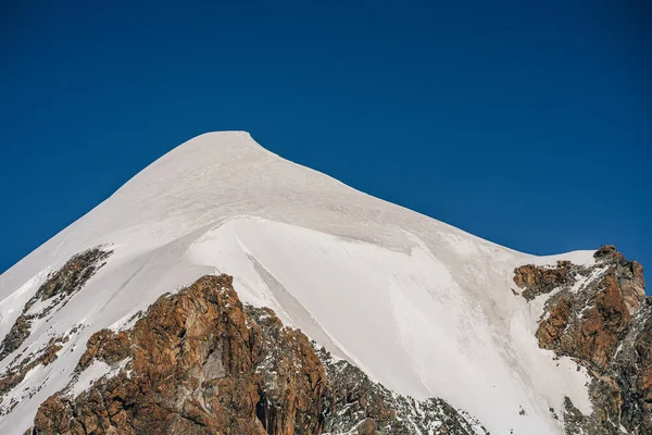 Top Van Pollux Piek Vallais Zwitserland Hoge Bergtop Met Gletsjer — Stockfoto