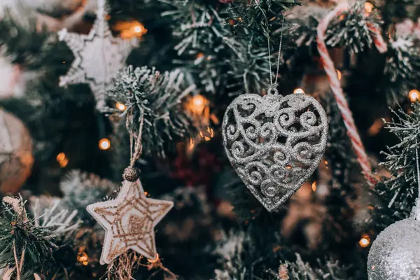 Ornamento Forma Cuore Argento Appeso Albero Natale Decorato Casa — Foto Stock