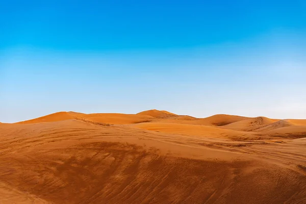 Paisaje Dunas Arena Desierto Bajo Luz Del Sol Cielo Azul — Foto de Stock