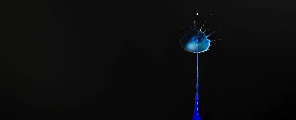 Water Splash Geïsoleerd Een Zwarte Achtergrond Perfect Voor Wallpapers — Stockfoto