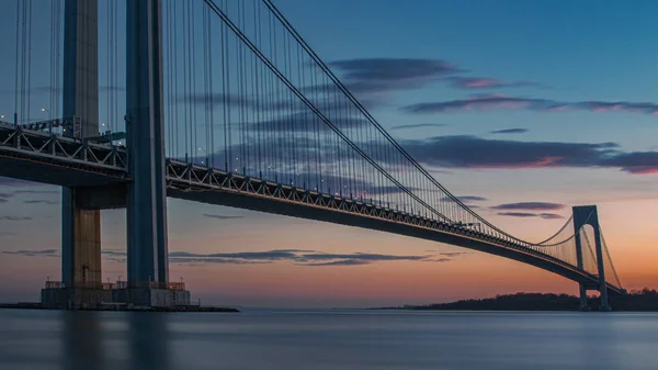 Scenic Shot Verrazzano Narrows Suspension Bridge Colorful Sunset New York — Stock Photo, Image