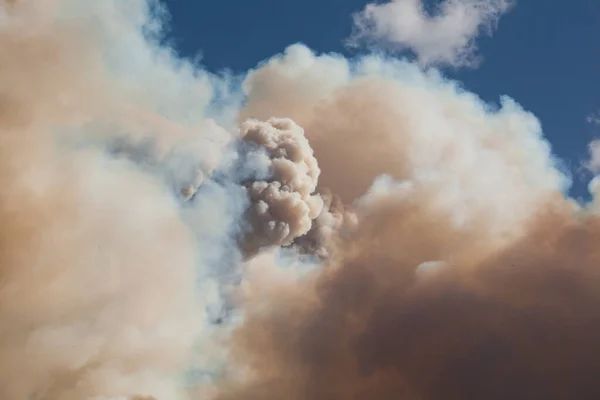 Une Vue Couper Souffle Paysage Sous Fumée Une Explosion Pendant — Photo