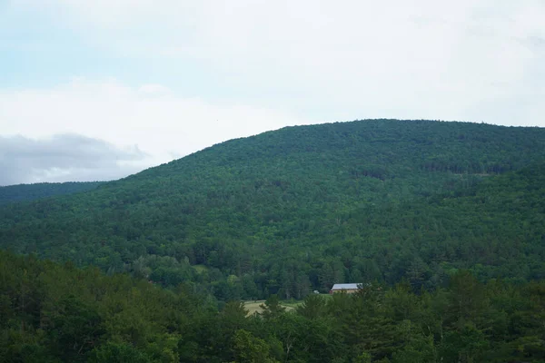 Beautiful View Green Mountains Vermont Cloudy Sky — Stock Photo, Image