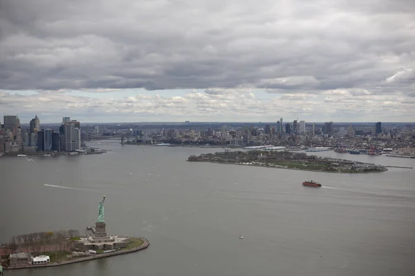 Aerial View New York Cityscape Famous Brooklyn Bridge Statue Liberty — Stock Photo, Image