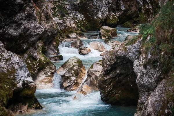 Une Belle Vue Sur Une Rivière Avec Eau Turquoise Avec — Photo