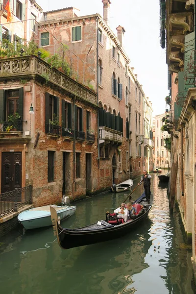 Eine Vertikale Aufnahme Einer Schönen Gondel Venedig Italien — Stockfoto