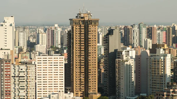 Ein Schöner Blick Auf Die Stadt Mit Wolkenkratzern Und Hochhäusern — Stockfoto