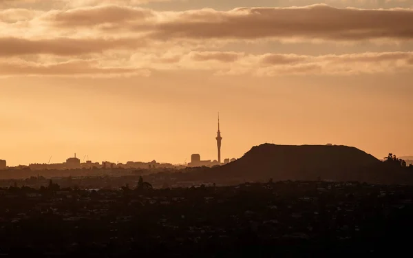 ニュージーランドのオークランドの美しい夕日の景色 — ストック写真