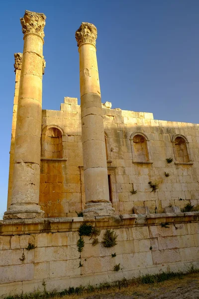 Ένα Κάθετο Πλάνο Της Αρχαίας Πολιτιστικής Κληρονομιάς Στο Jerash Της — Φωτογραφία Αρχείου