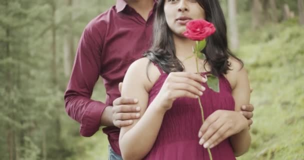 Indian Couple Dating Park Woman Holding Red Rose — ストック動画