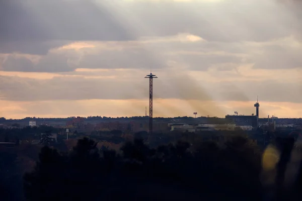 Mesmerizing View City Line Air Connect Middle City Sunset Cloudy — 图库照片