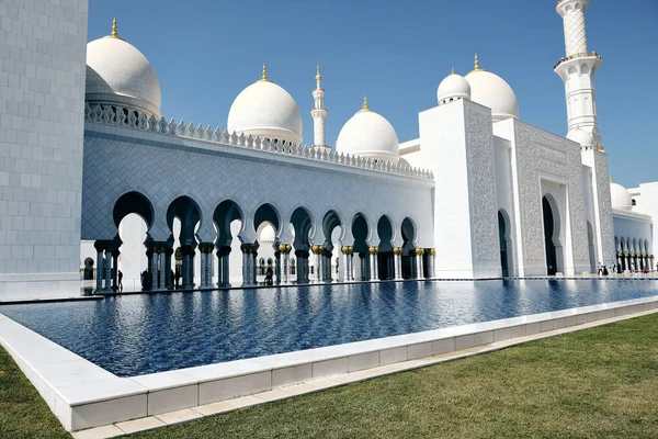 Μια Όμορφη Φωτογραφία Του Sheikh Zayed Grand Τζαμί Στο Άμπου — Φωτογραφία Αρχείου