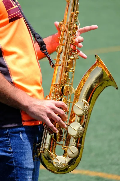 Saxofonist Med Alto Sax Närbild Saxofon Jazz Musikinstrument Alto Sax — Stockfoto