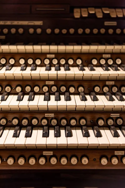 Tiro Vertical Teclas Piano Conceito Musical — Fotografia de Stock