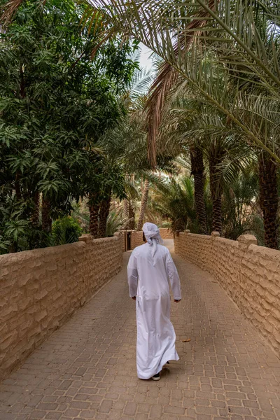 Abu Dhabi Emiratos Árabes Unidos Sep 2021 Visitantes Gran Mezquita —  Fotos de Stock
