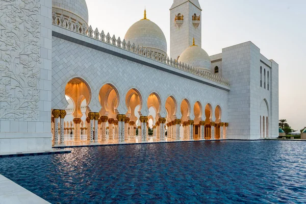 Abu Dhabi United Arab Emirates Σεπτεμβρίου 2021 Επισκέπτες Στο Μεγάλο — Φωτογραφία Αρχείου