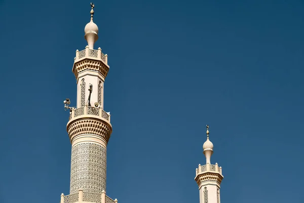 Μια Όμορφη Φωτογραφία Του Πύργου Του Masjid Nabawi Στη Sharjah — Φωτογραφία Αρχείου