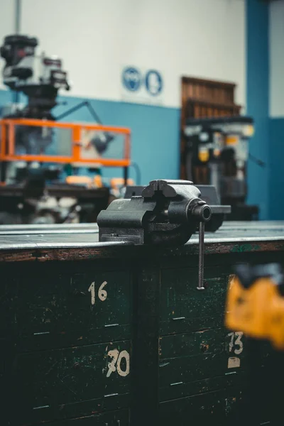 Vertical Shot Milling Machine Factory — Stockfoto