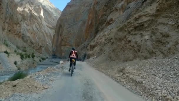 Riprese Ciclismo Sulla Strada Montagna — Video Stock