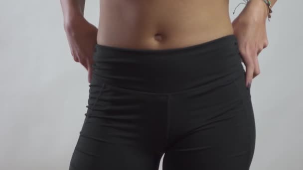 Sportif Kadının Alt Vücut Parçası — Stok video