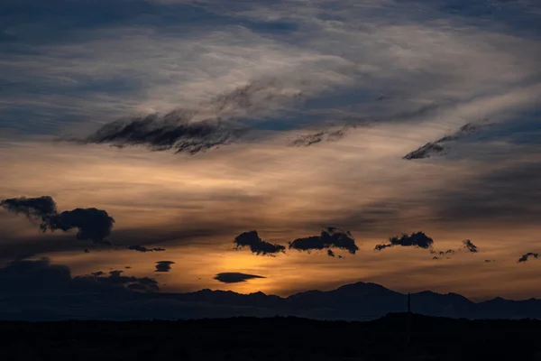 Den Vackra Utsikten Över Den Färgglada Solnedgången Himlen — Stockfoto