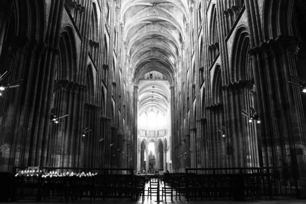 Grayscale Záběr Chodbu Rouenské Katedrály Francii — Stock fotografie