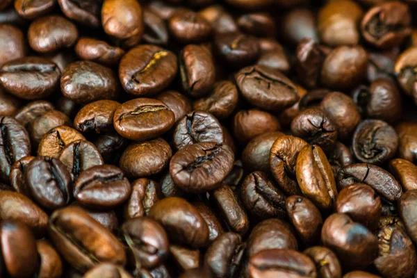 焼きたてのコーヒー豆のクローズアップ — ストック写真