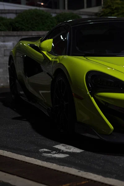 Vertical Shot Bright Green Yellow Sports Car — Stock Photo, Image