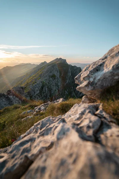 Una Vista Ipnotizzante Bellissimo Paesaggio Montano — Foto Stock