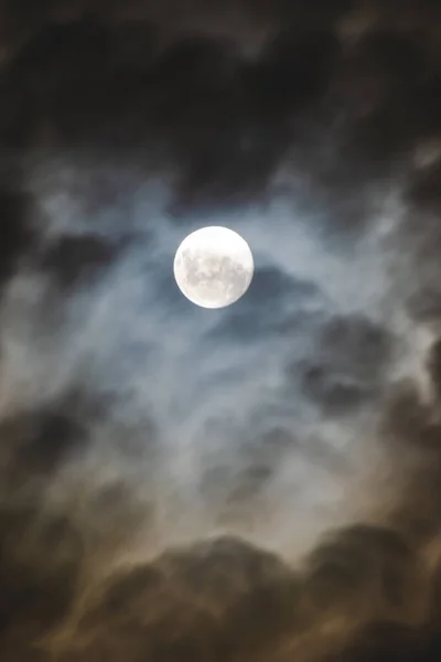 Vertical Shot Moon Cloudy Sky — Stock Photo, Image