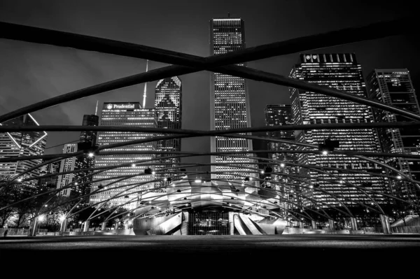 Una Toma Escala Grises Del Pabellón Jay Pritzker Chicago Illinois — Foto de Stock