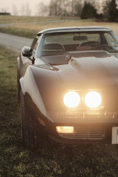 Los Faros Ardientes Coche Retro — Foto de Stock