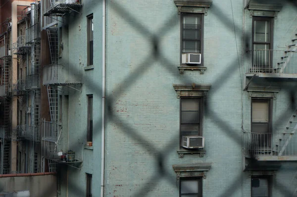 Selective Focus Shot New York City Urban Apartment Buildings Chain — Stock Photo, Image