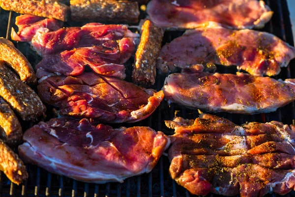 Gros Plan Steak Porc Savoureux Sur Gril — Photo