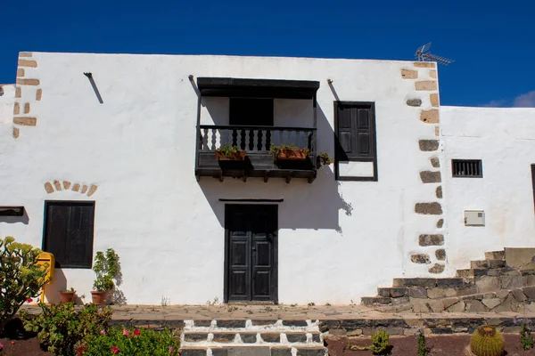 Exterior Edificio Con Balcón Día Soleado Parque Rural Betancuria España — Foto de Stock