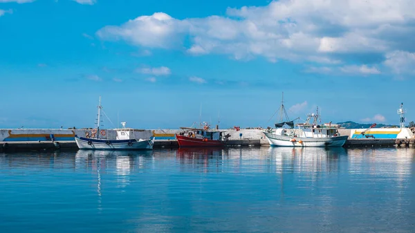 Many Anchored Boats Sea Blue Cloudy Sky Sunny Day — Stock Photo, Image