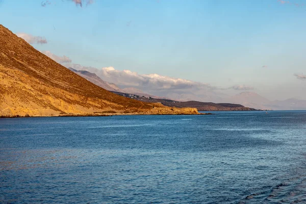 Όμορφη Θέα Στη Θάλασσα Και Στο Βουνό Της Κρήτης — Φωτογραφία Αρχείου