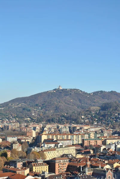 Krásný Výhled Domy Hory Městě Torino Itálie Modrou Oblohou Obzoru — Stock fotografie