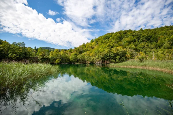 克罗地亚普里特维茨湖国家公园的水景景观 — 图库照片