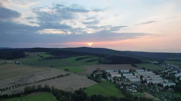 Eine Schöne Aufnahme Von Der Spitze Der Landschaft Eines Feldes — Stockfoto